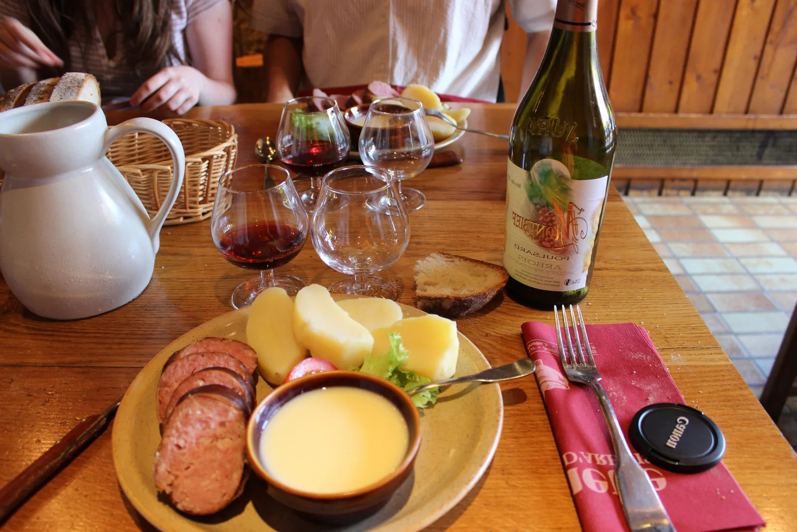 Comment conserver une bouteille de vin jaune ouverte ?