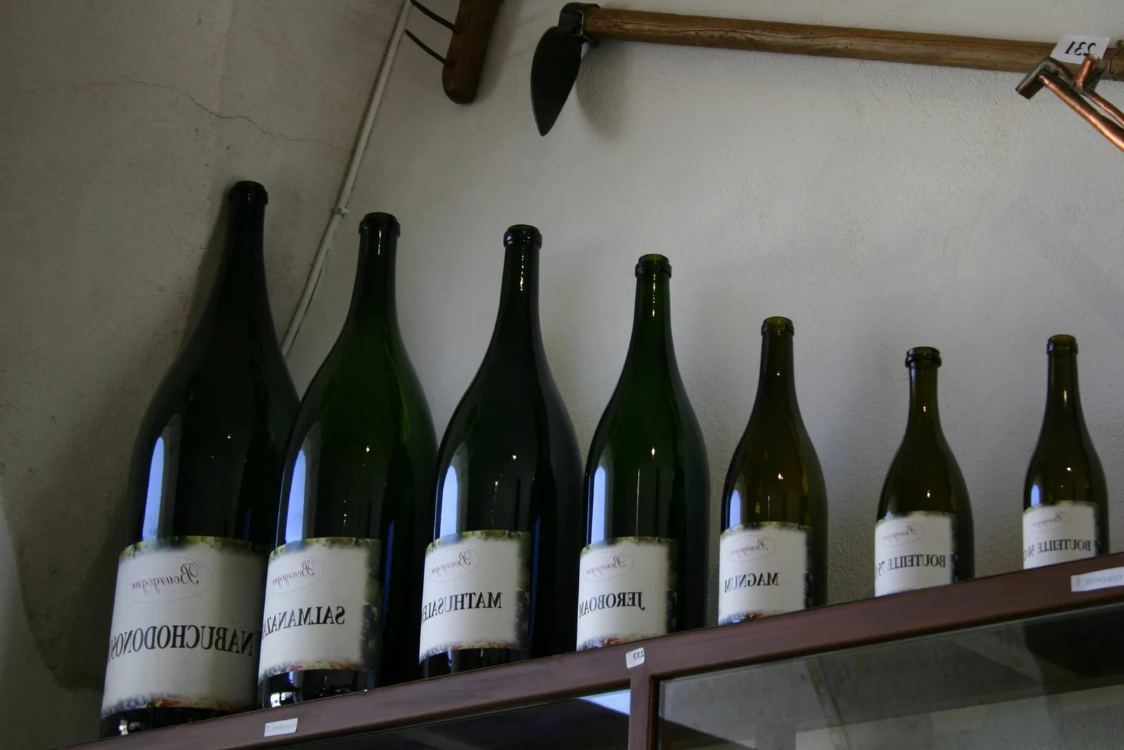 Qui goûte le vin au restaurant ?
